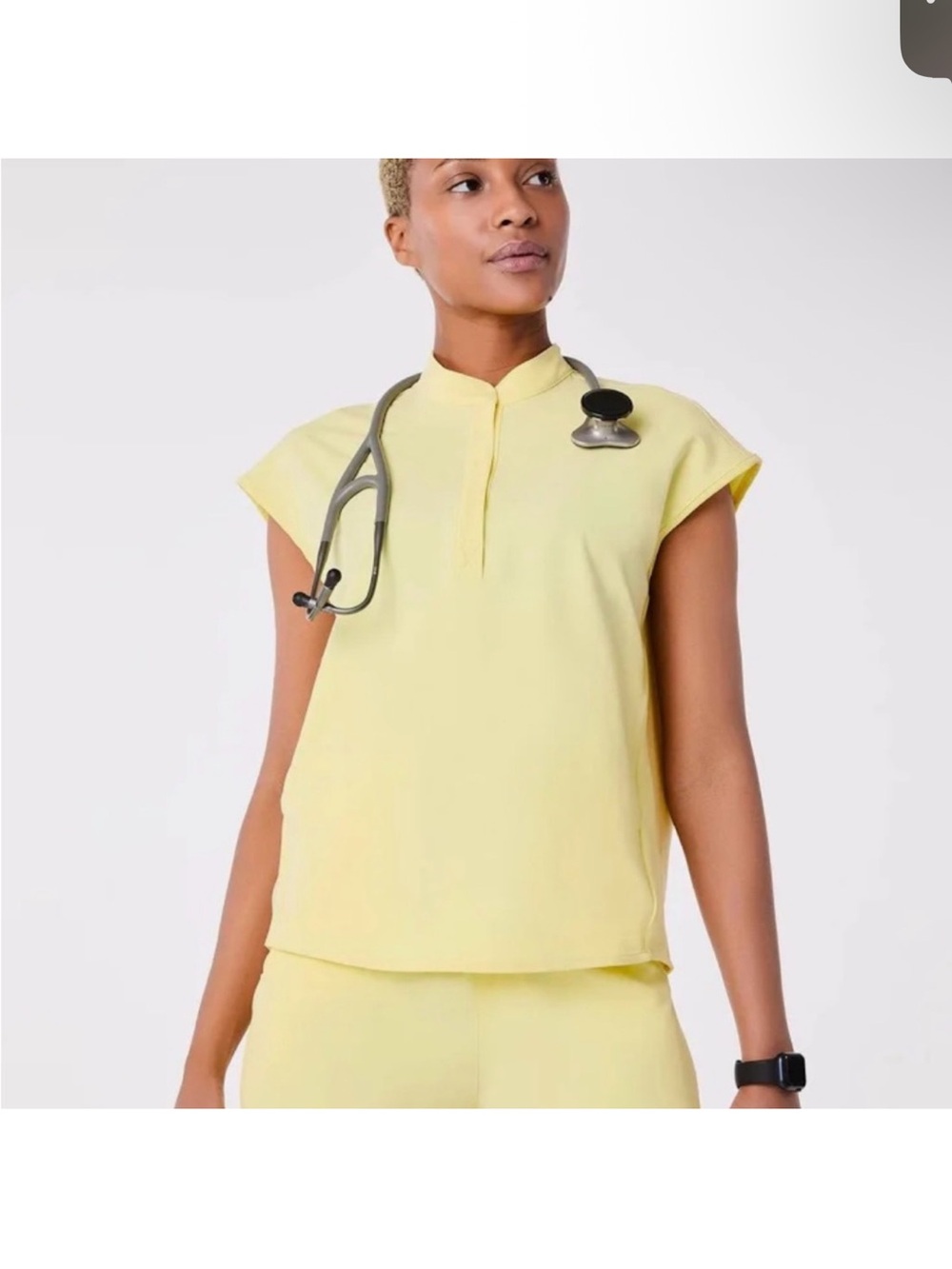 FIGS Butter yellow scrub top
